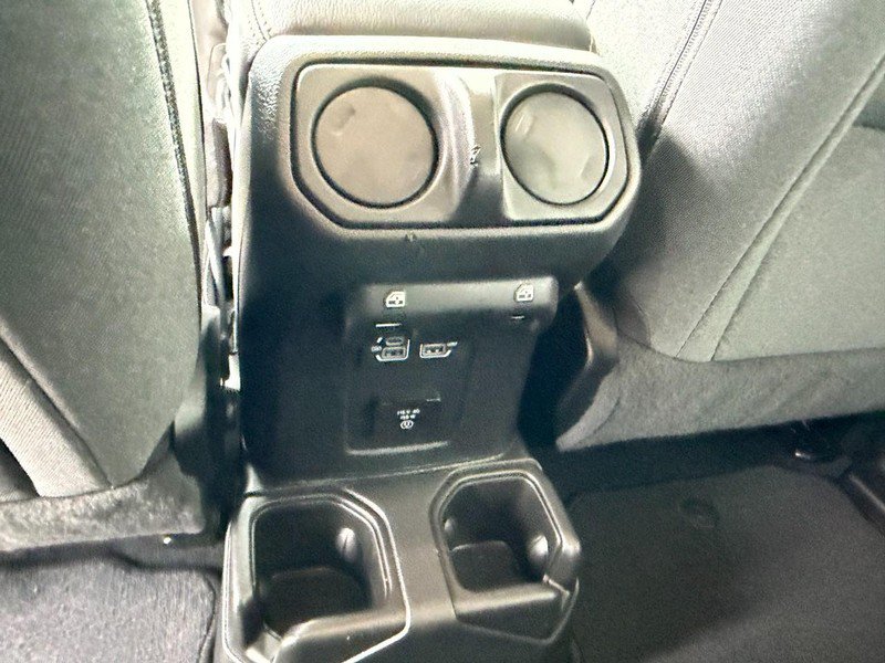 Used 2025 Jeep Wrangler Unlimited Sahara AWD/4WD image 16