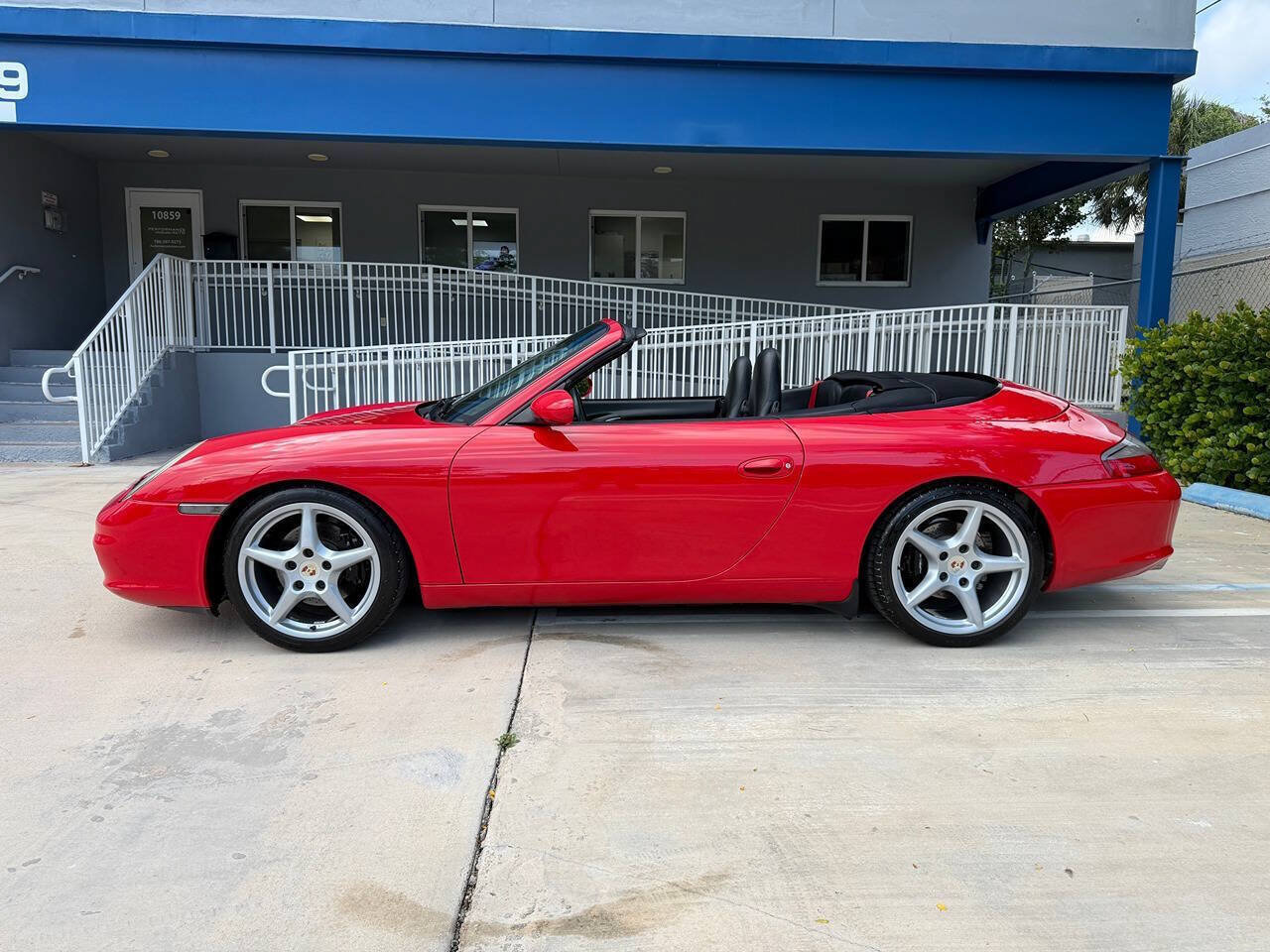 Used 2002 Porsche 911 Cabriolet image 1