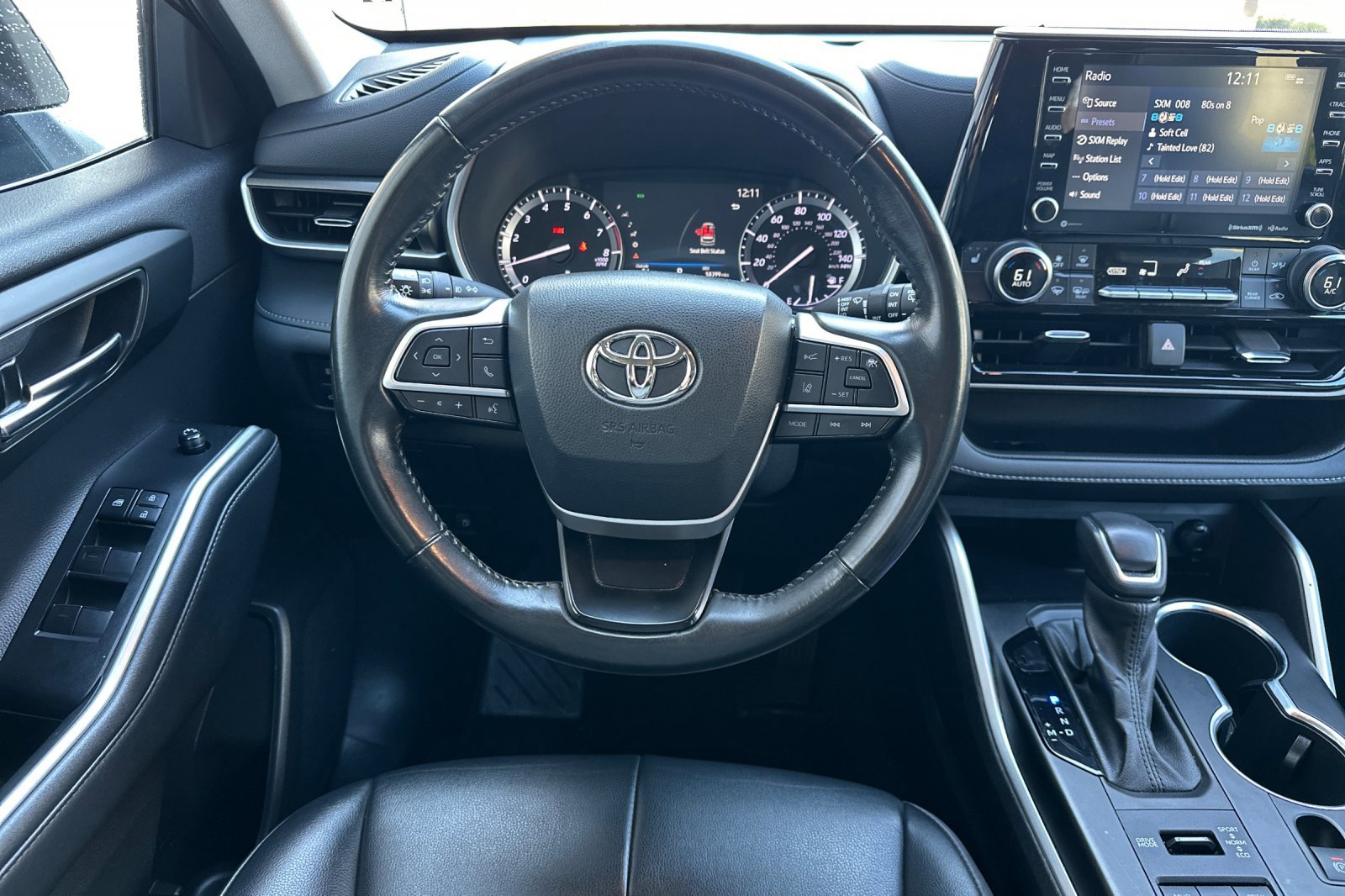 Used 2022 Toyota Highlander XLE image 27