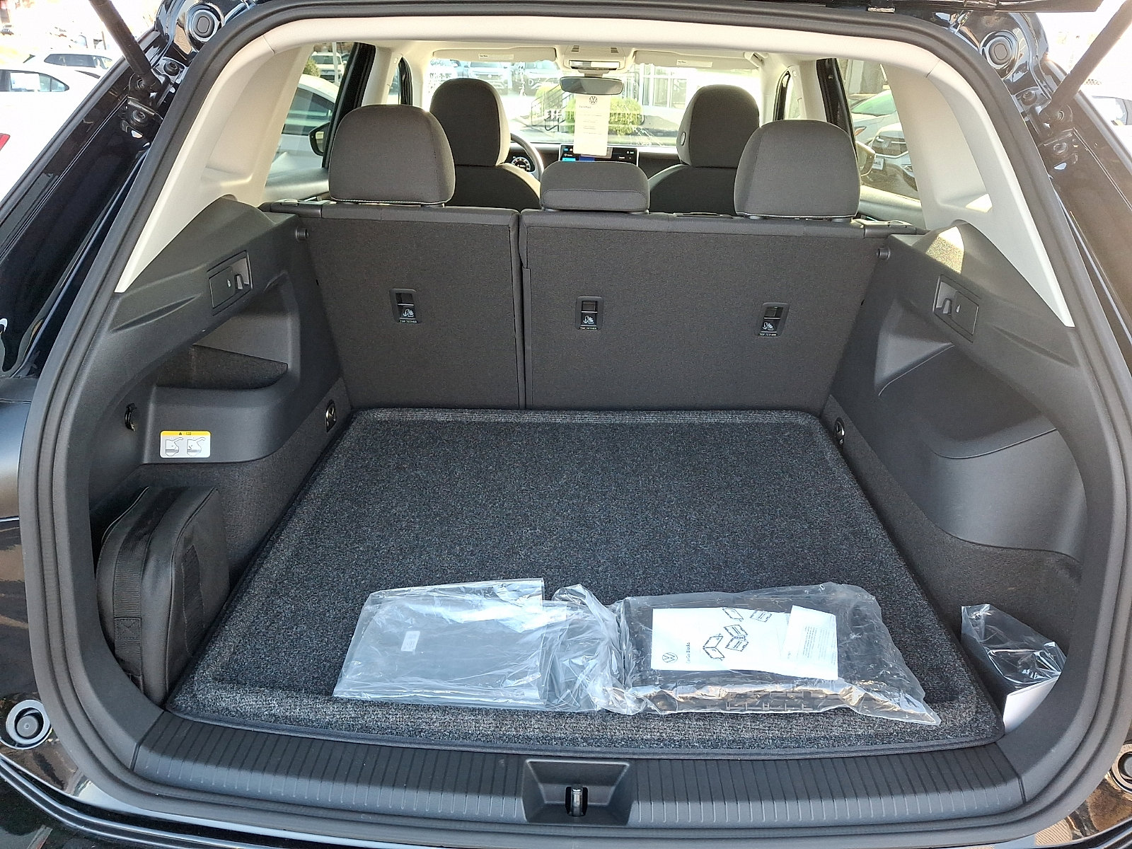 Certified 2025 Volkswagen Tiguan S image 27