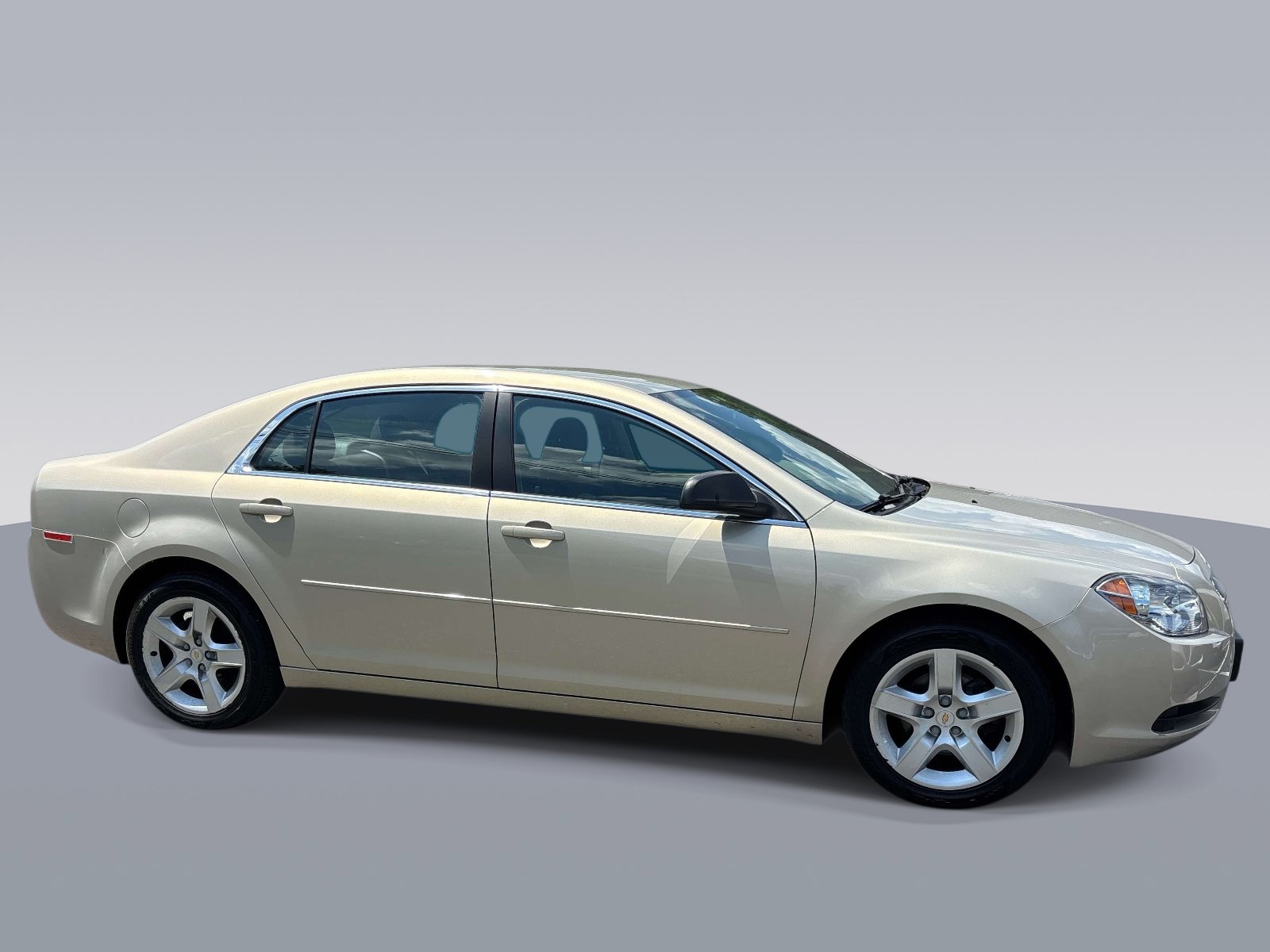 Used 2011 Chevrolet Malibu LS FWD image 2