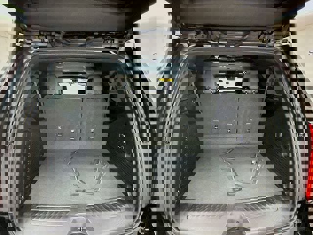 Used 2023 Chevrolet Suburban LT w/ Luxury Package image 30