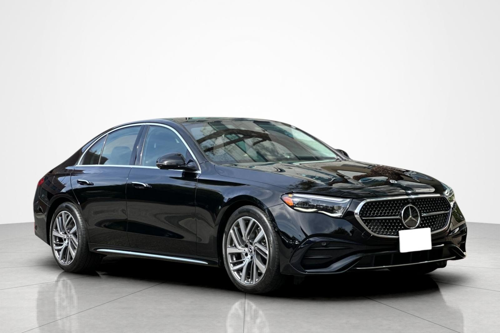 Used 2024 Mercedes-Benz E 350 4MATIC Sedan image 7