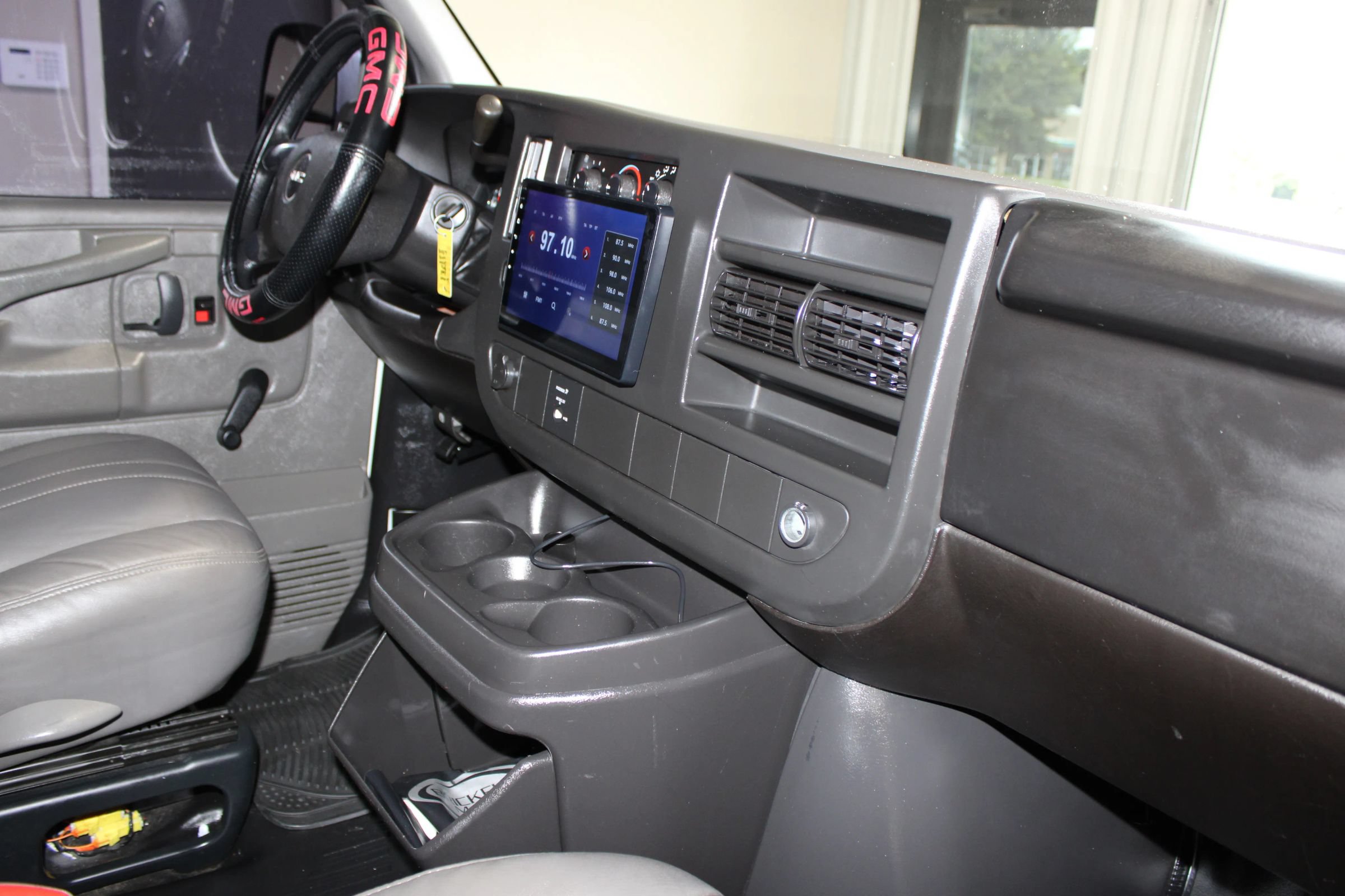 Used 2008 GMC Savana 2500 Extended RWD image 22