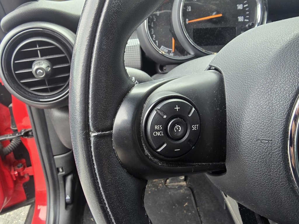 Used 2019 MINI Cooper 2-Door Hardtop image 15