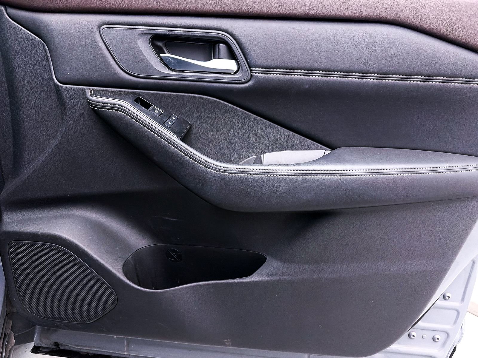 Used 2022 Nissan Rogue SL w/ SL Premium Package image 38