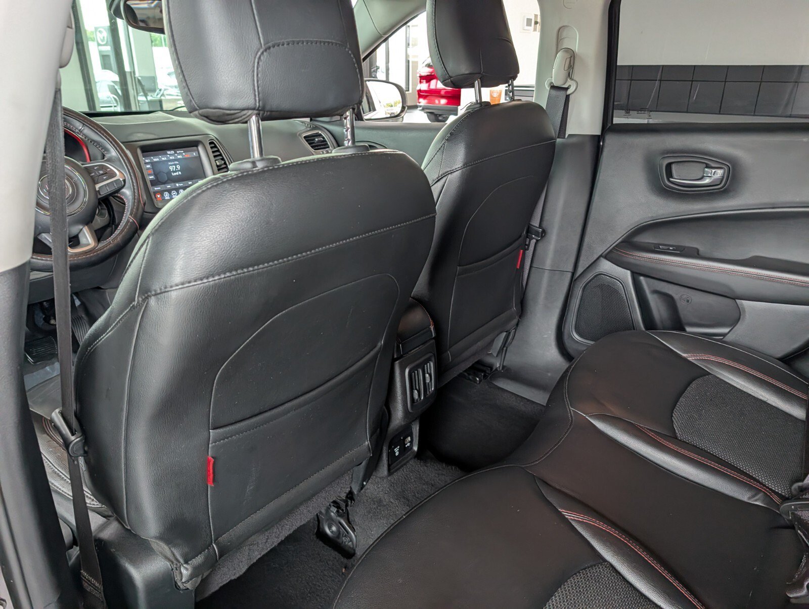 Used 2019 Jeep Compass Trailhawk AWD/4WD image 12