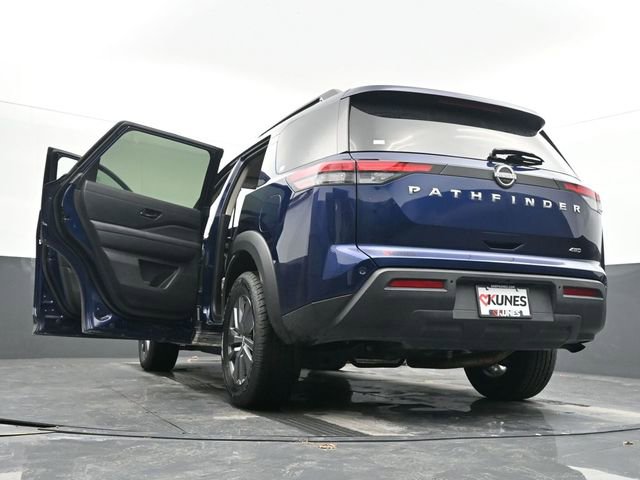 Used 2025 Nissan Pathfinder SV image 71