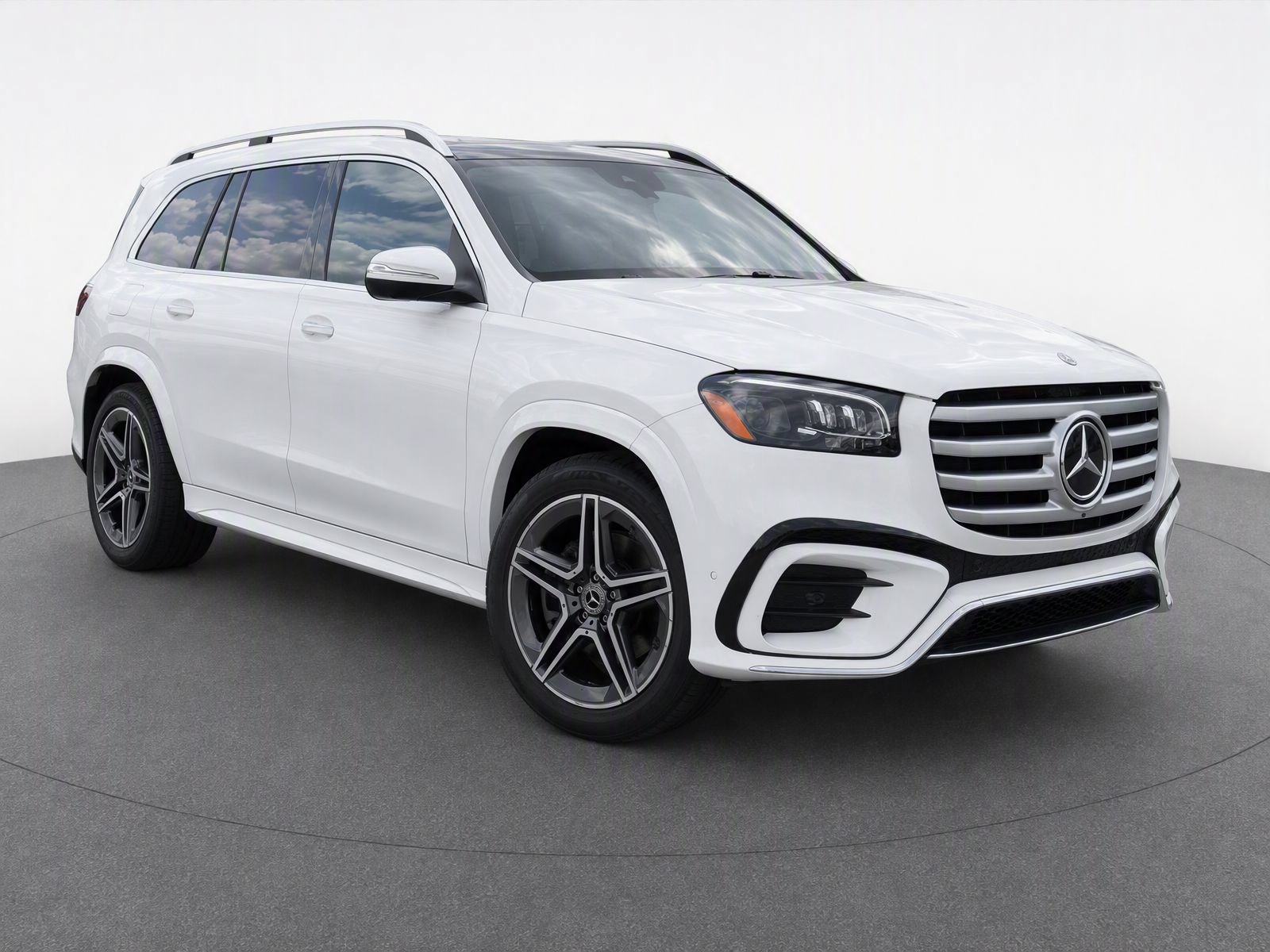 Used 2024 Mercedes-Benz GLS 450 4MATIC image 2