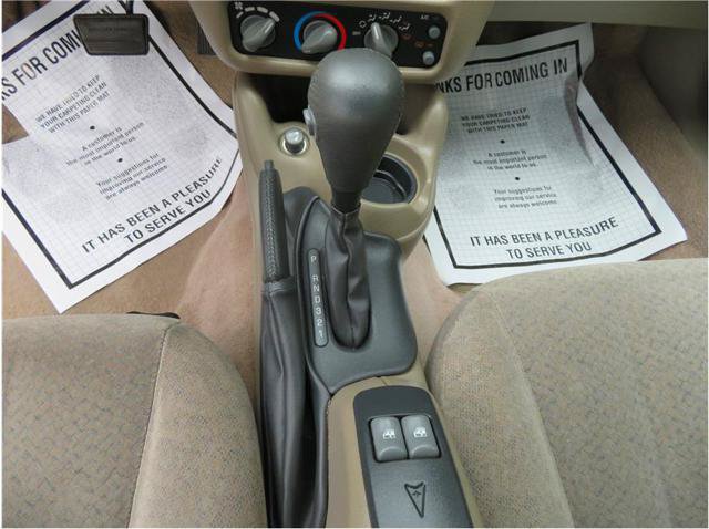 Used 1997 Pontiac Sunfire SE w/ Opt Pkg 3 FWD image 19