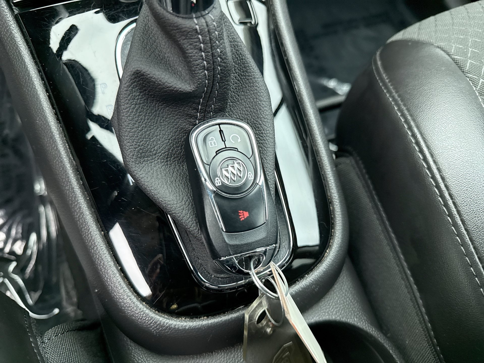 Used 2022 Buick Encore Preferred w/ Safety Package AWD/4WD image 23