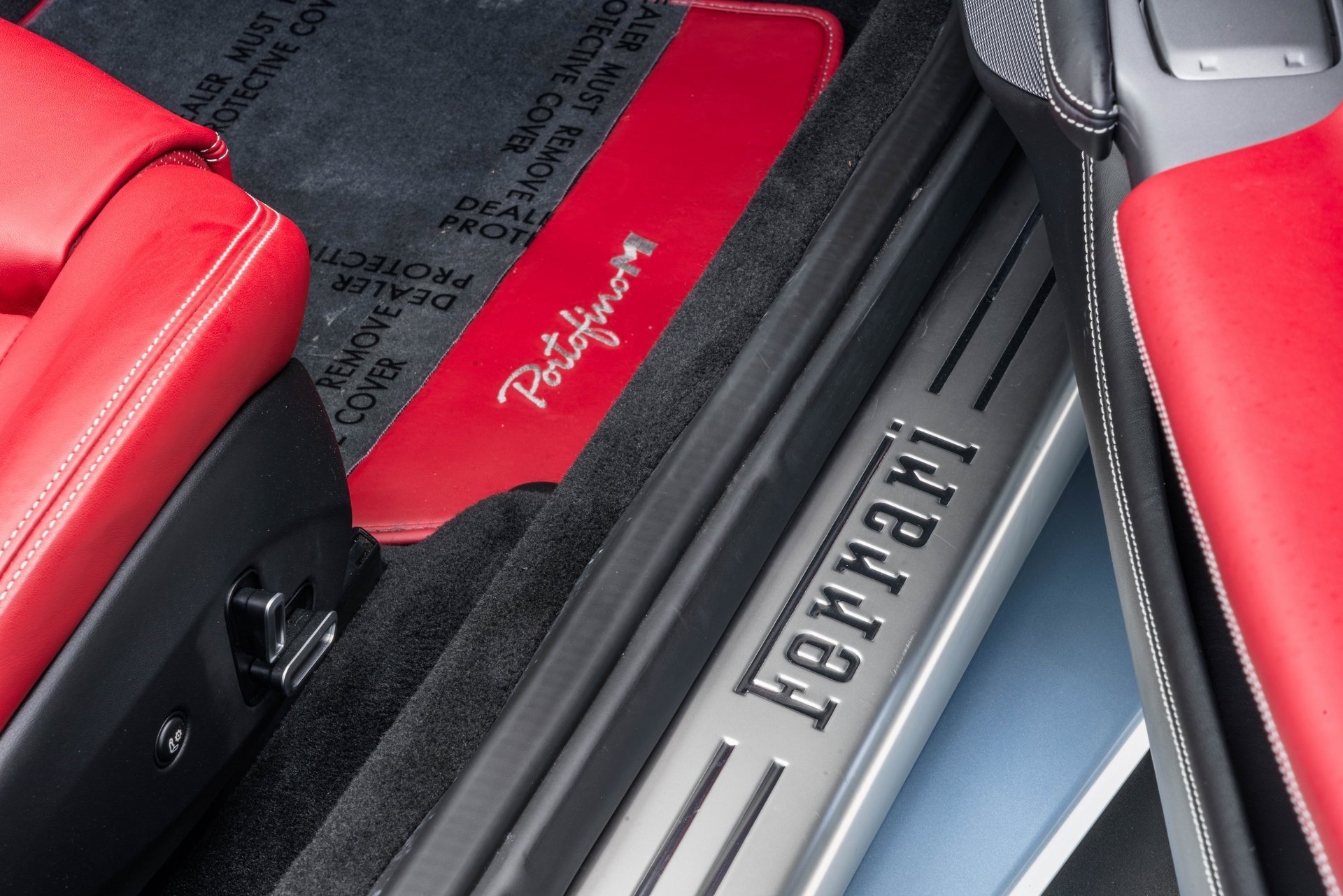 Certified 2022 Ferrari Portofino M image 39