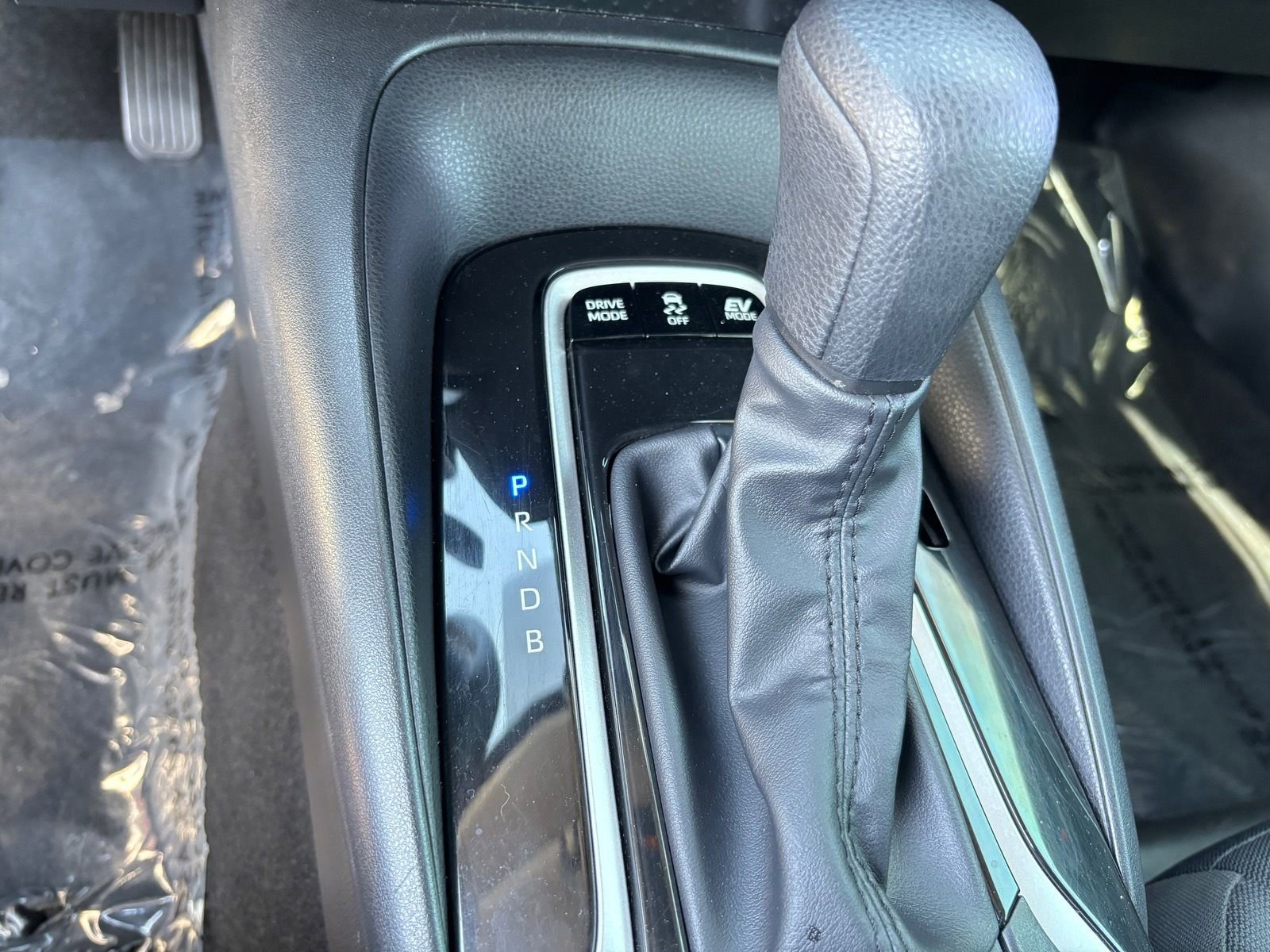 Used 2025 Toyota Corolla LE w/ Carpet Mat Package (TMS) image 27