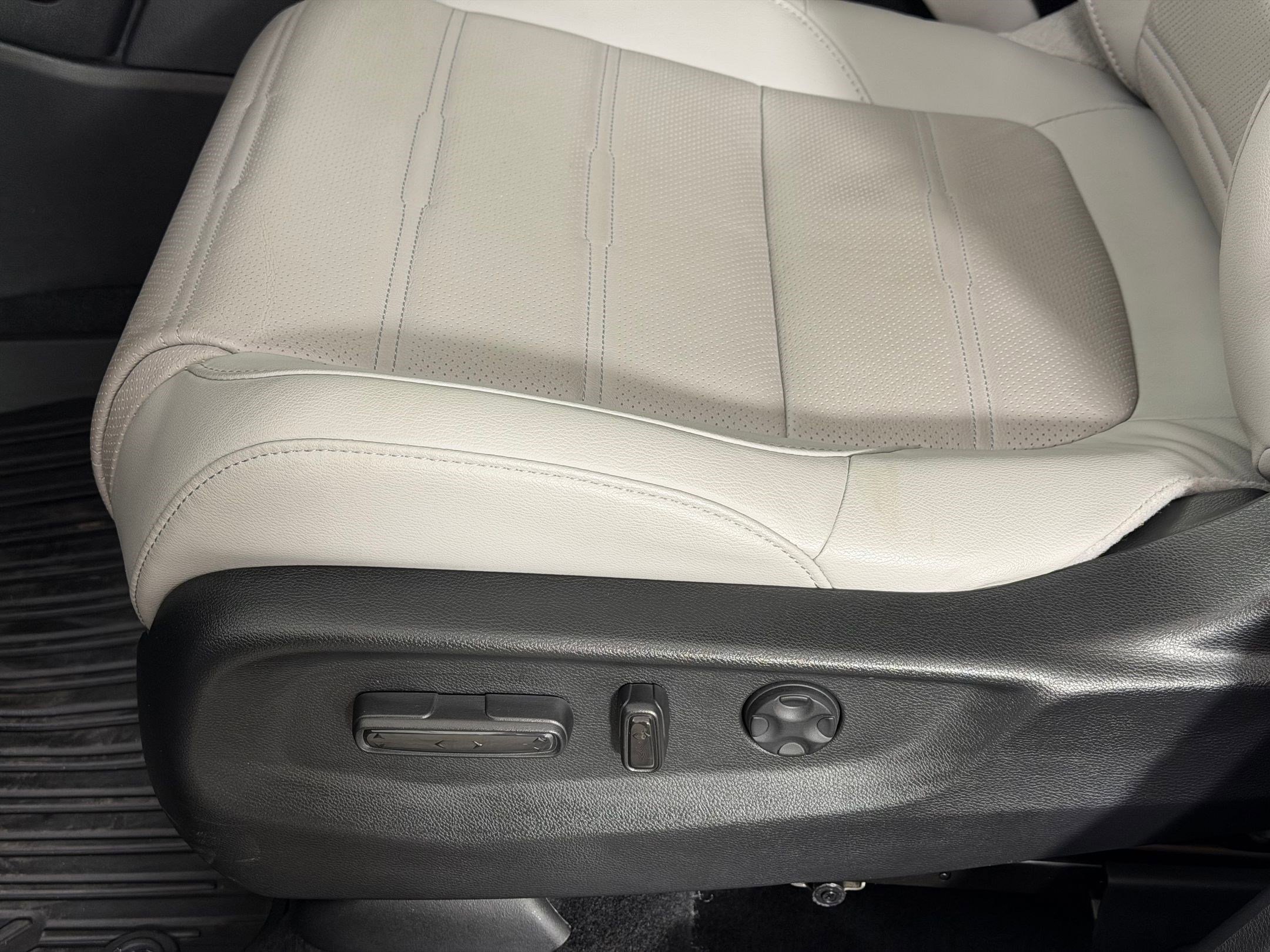 Used 2022 Honda CR-V Touring image 14