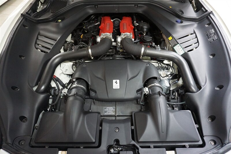 Used 2017 Ferrari California T RWD image 6