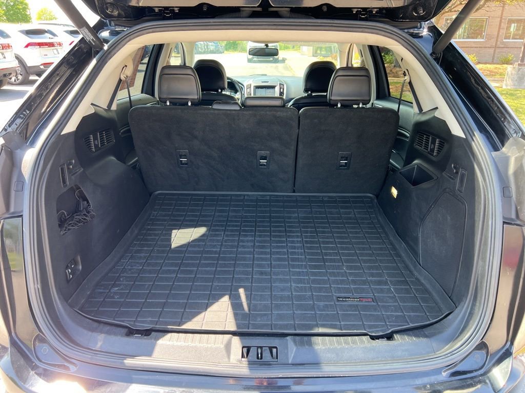 Used 2017 Ford Edge Titanium w/ Equipment Group 301A AWD/4WD image 13