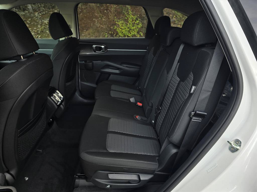 New 2026 Kia Sorento LX FWD image 4