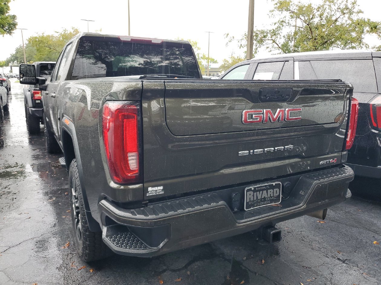 Used 2022 GMC Sierra 3500 AT4 AWD/4WD image 3