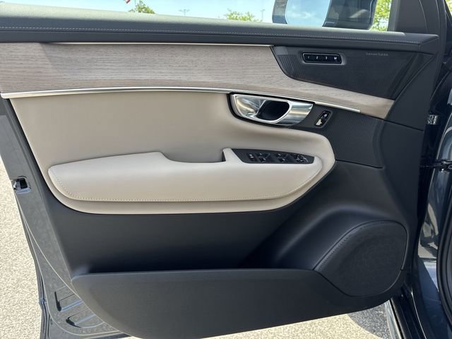 New 2026 Volvo XC90 B6 Plus w/ Protection Package Premier AWD/4WD image 23