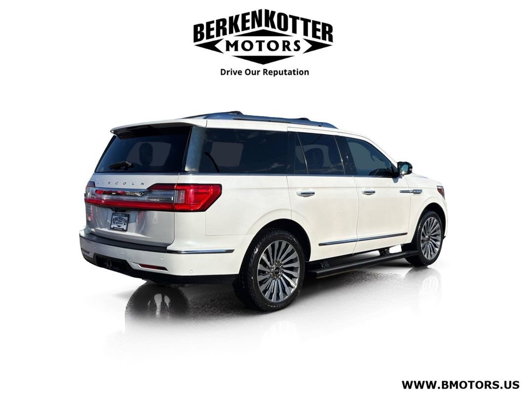 Used 2018 Lincoln Navigator Reserve w/ Technology Package AWD/4WD image 3