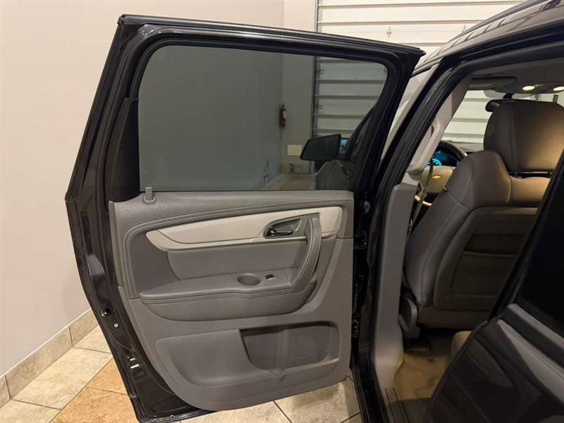 Used 2016 Chevrolet Traverse LS image 37