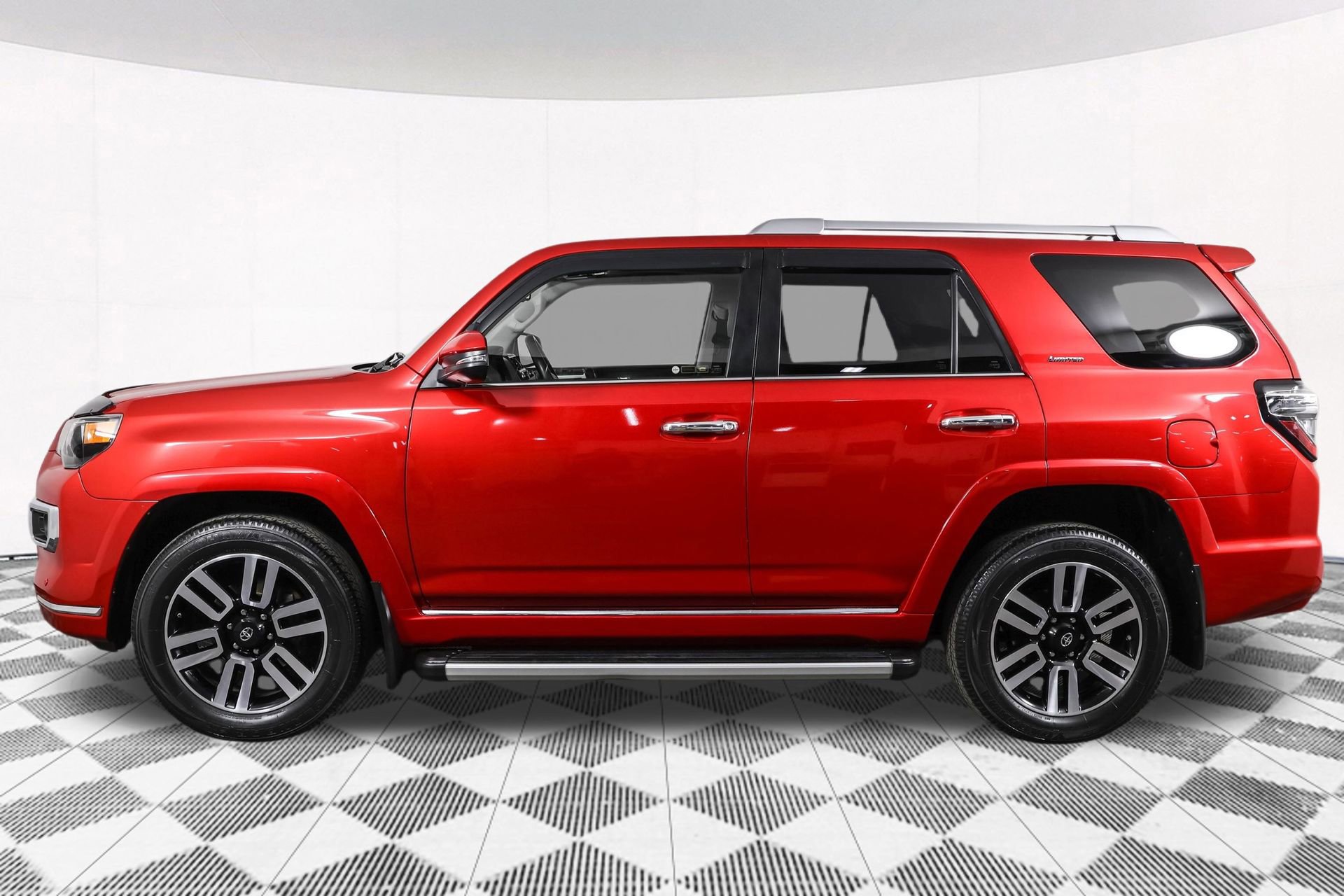 Used 2018 Toyota 4Runner Limited image 18