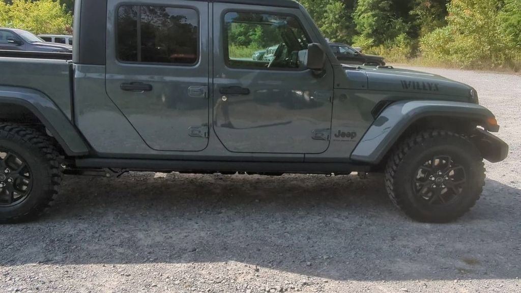 New 2025 Jeep Gladiator Willys image 8