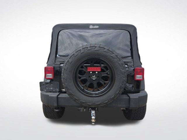 Used 2014 Jeep Wrangler Unlimited Rubicon w/ Connectivity Group AWD/4WD image 7