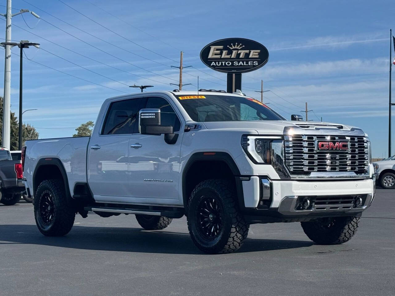Used 2025 GMC Sierra 3500 Denali AWD/4WD image 1