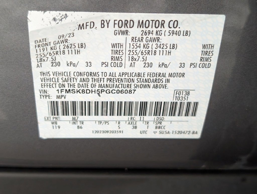 Used 2023 Ford Explorer XLT AWD/4WD image 39