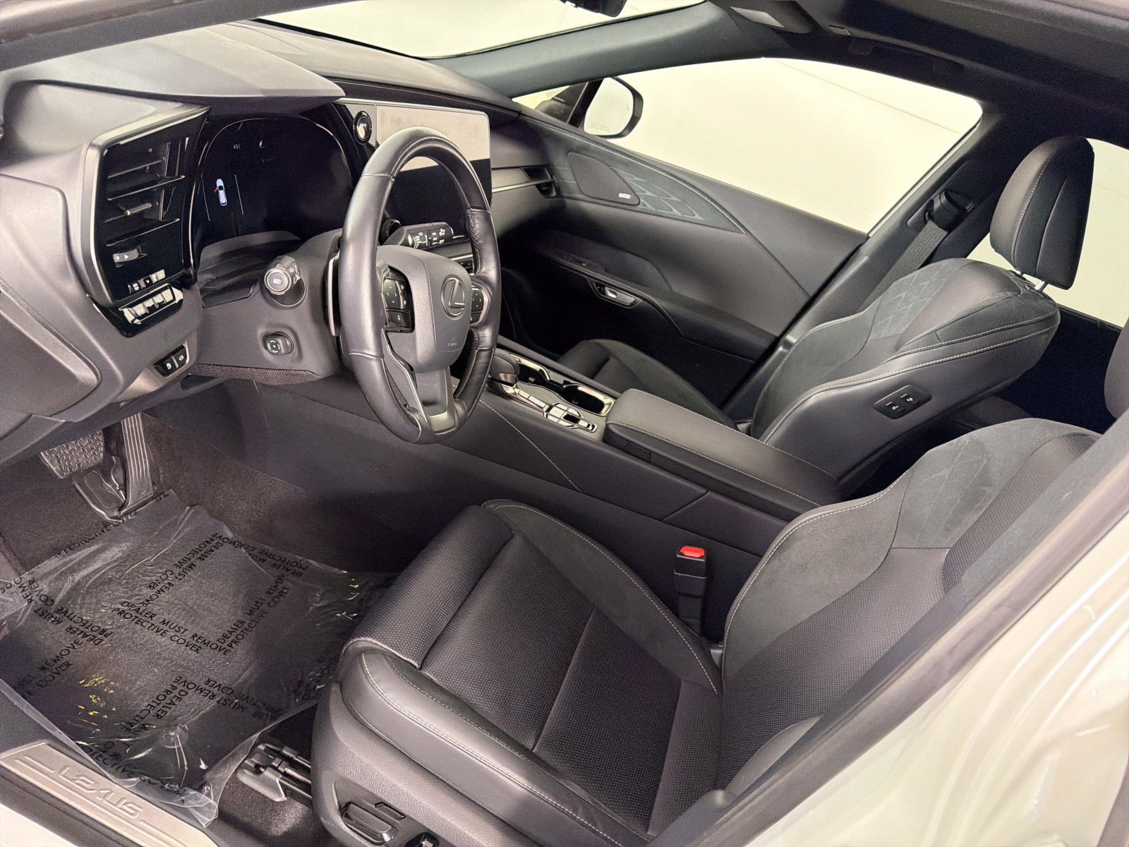 Certified 2025 Lexus RX 450h AWD w/ Convenience Package image 10