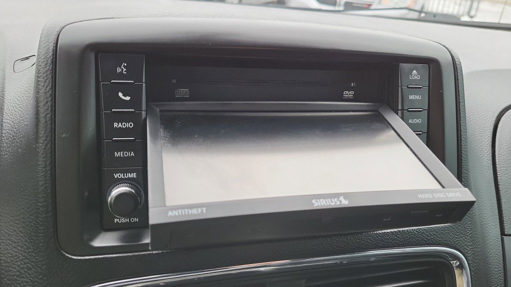 Used 2019 Dodge Grand Caravan SXT w/ Rear Park Assist Package image 34