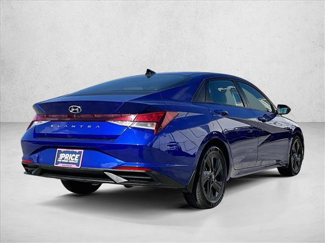 Used 2021 Hyundai Elantra SEL image 2