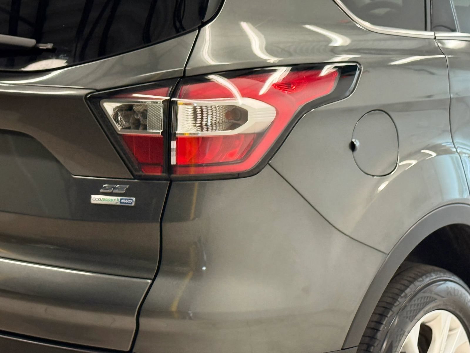 Used 2017 Ford Escape SE AWD/4WD image 10