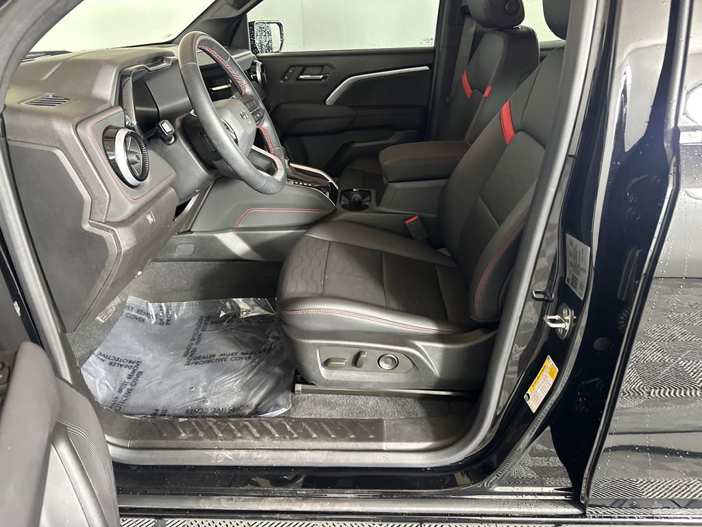 Used 2023 Chevrolet Colorado Z71 w/ Z71 Convenience Package 2 image 9