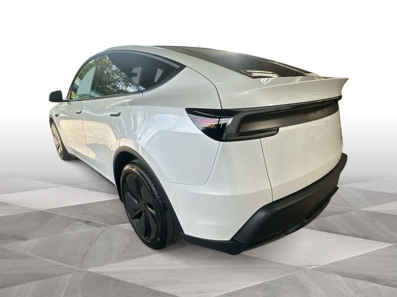 Used 2026 Tesla Model Y AWD image 6