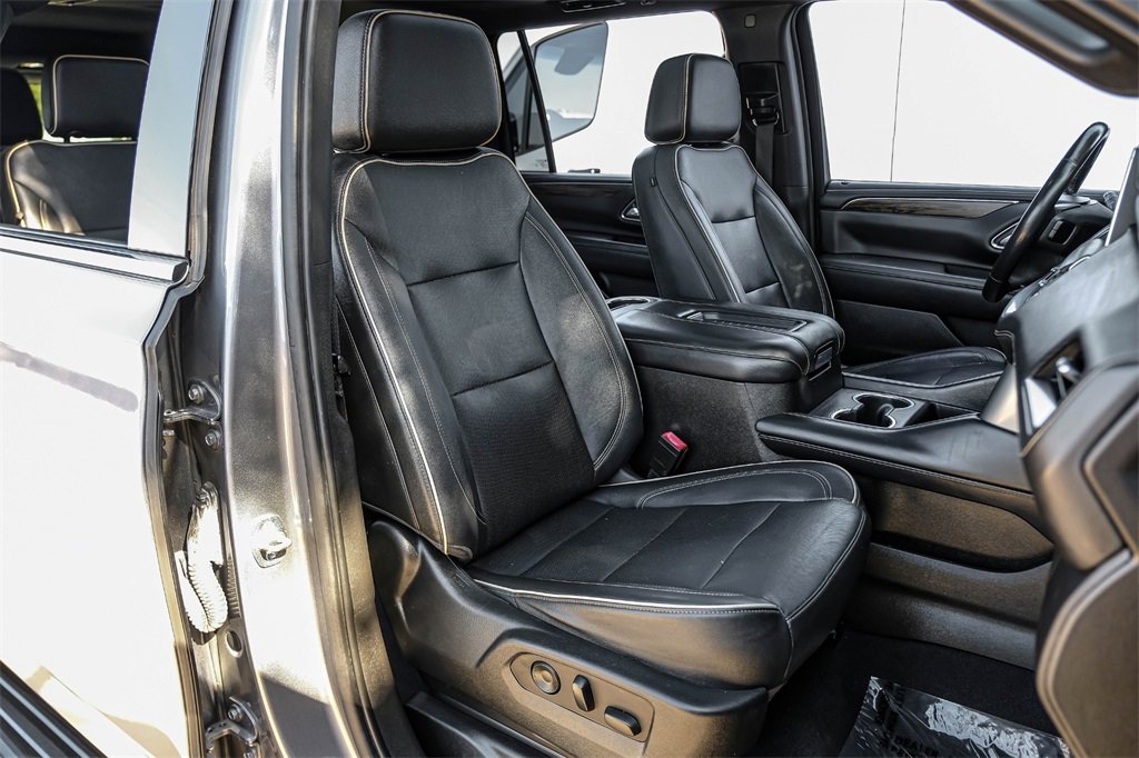 Used 2021 Chevrolet Suburban Premier w/ Premium Package image 39