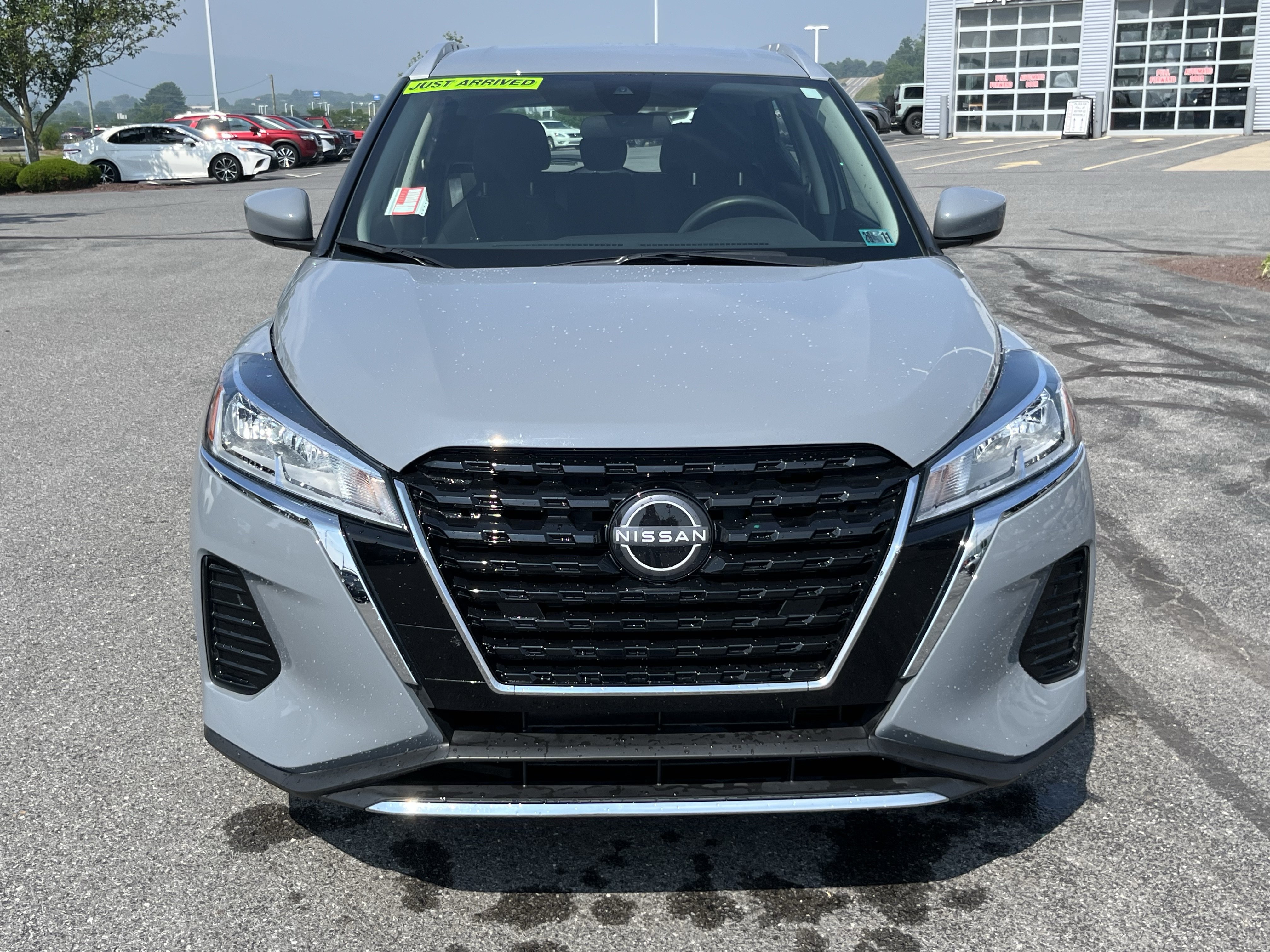 Used 2024 Nissan Kicks SV FWD image 12