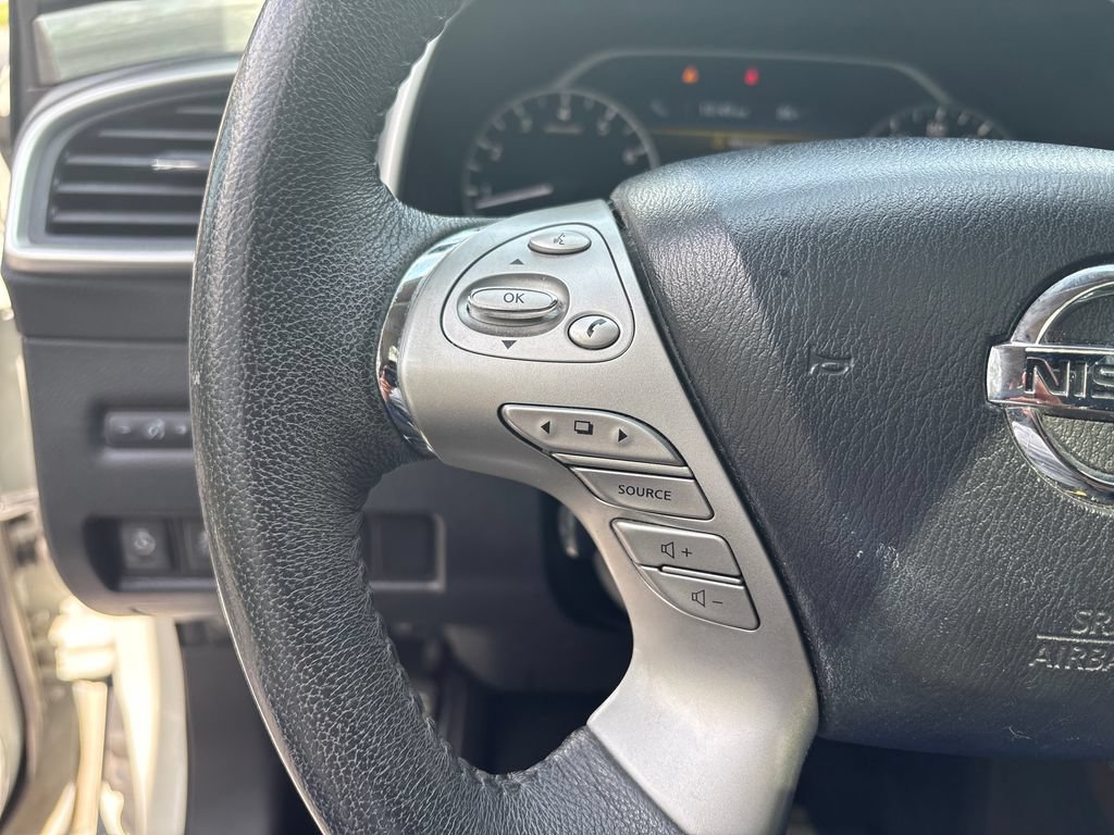 Used 2016 Nissan Murano Platinum w/ Platinum Technology Package FWD image 12