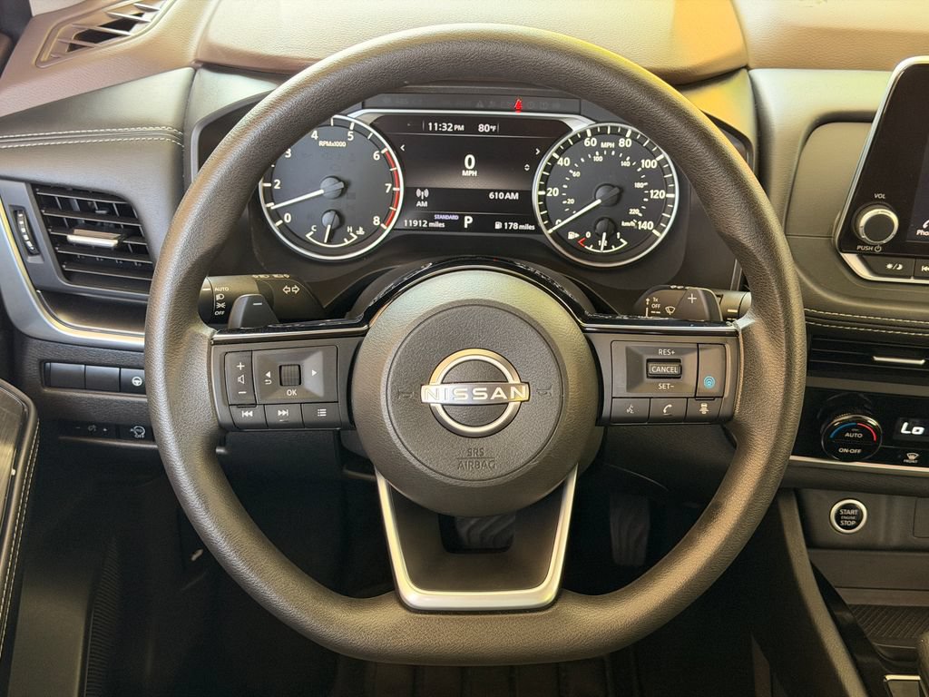 Used 2023 Nissan Rogue SV FWD image 4
