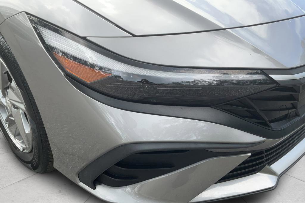 Used 2024 Hyundai Elantra SE FWD image 29