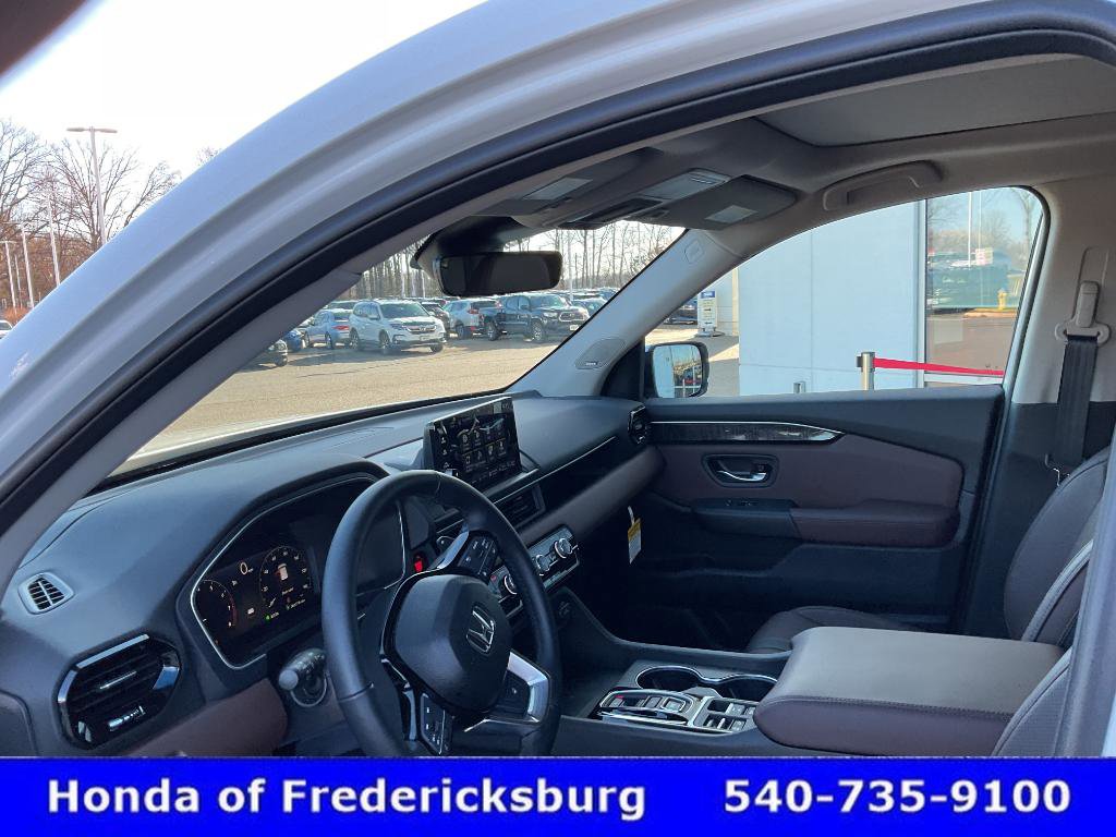 Certified 2025 Honda Pilot Elite image 21