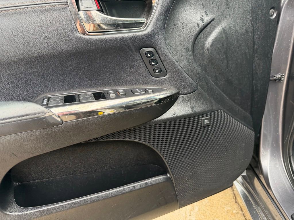 Used 2015 Toyota Avalon Limited w/ Technology Package image 21