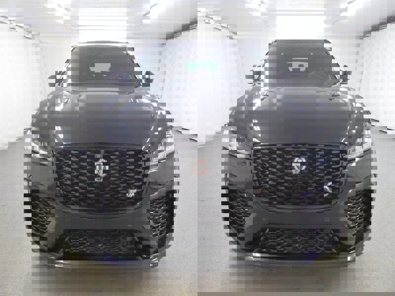 Used 2023 Jaguar F-PACE SVR image 2