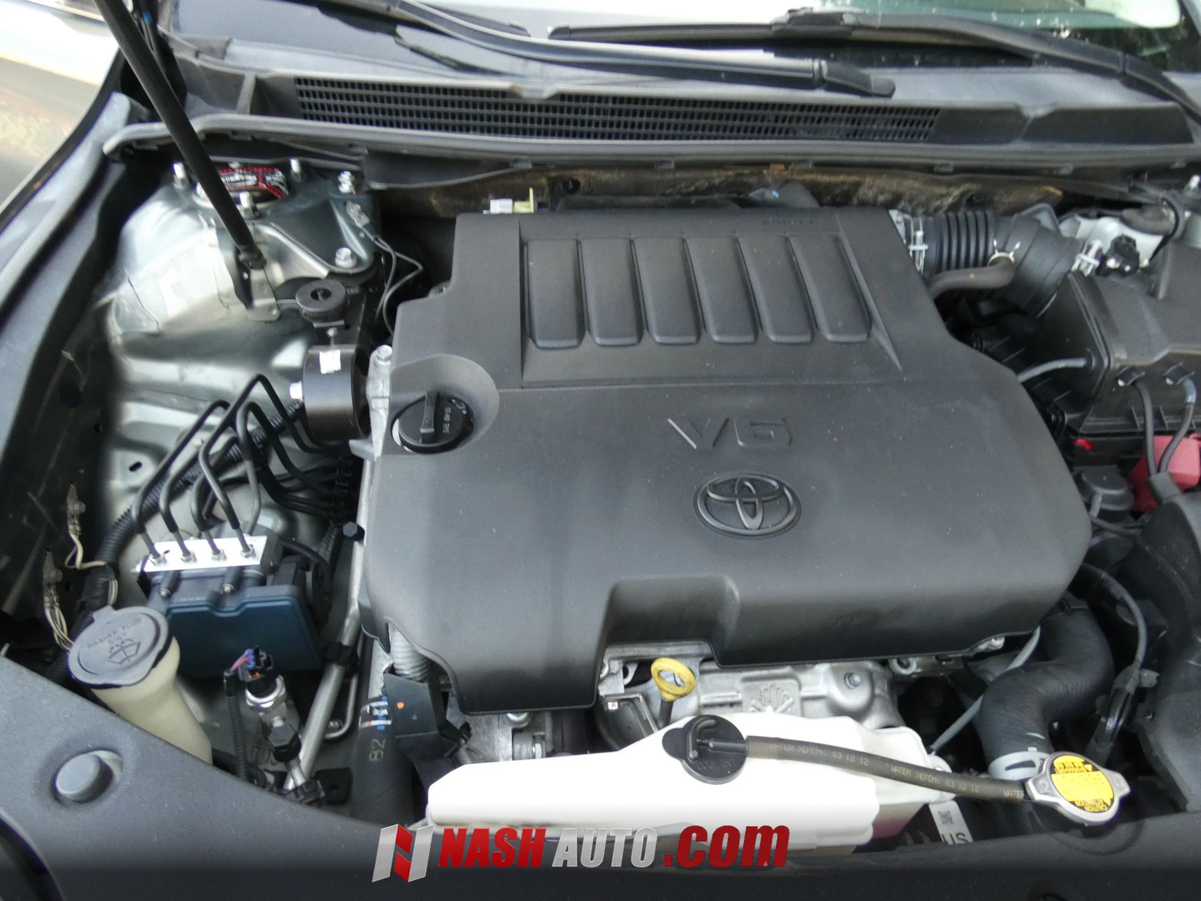 Used 2013 Toyota Avalon Limited FWD image 68
