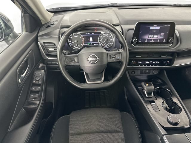 Used 2025 Nissan Rogue SV AWD/4WD image 10