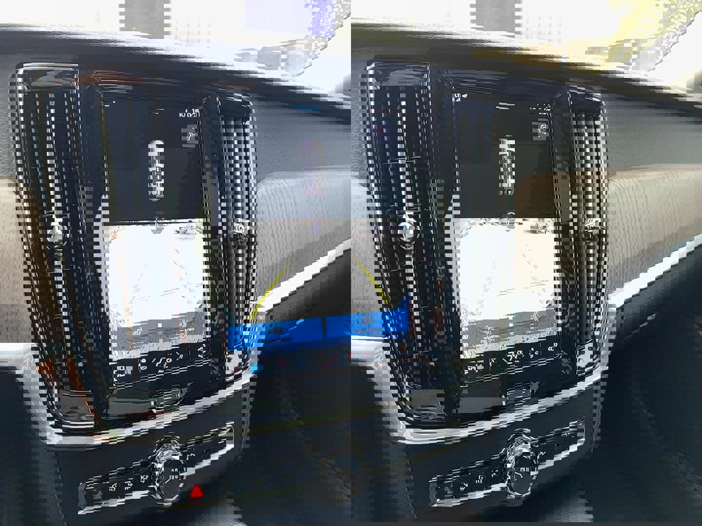 Certified 2023 Volvo V90 B6 Cross Country Plus image 24