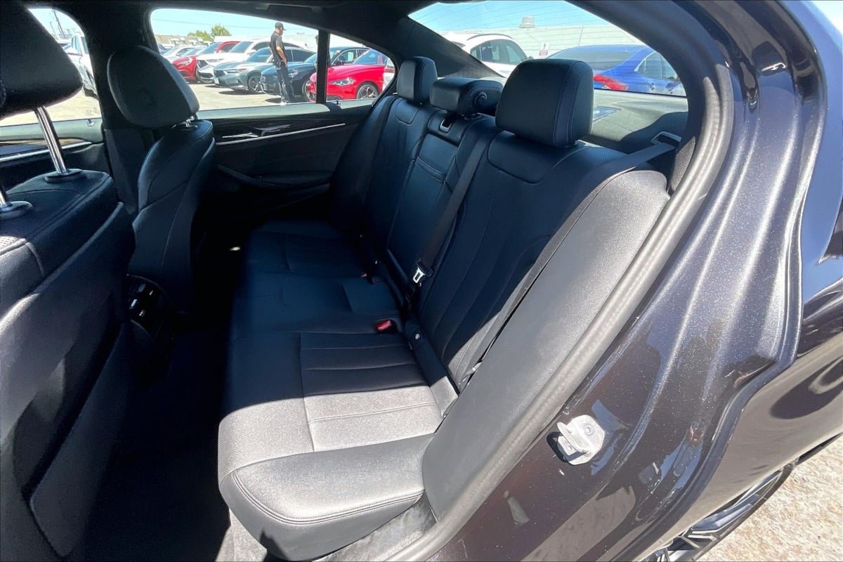 Used 2023 BMW 530e w/ M Sport Package RWD image 23