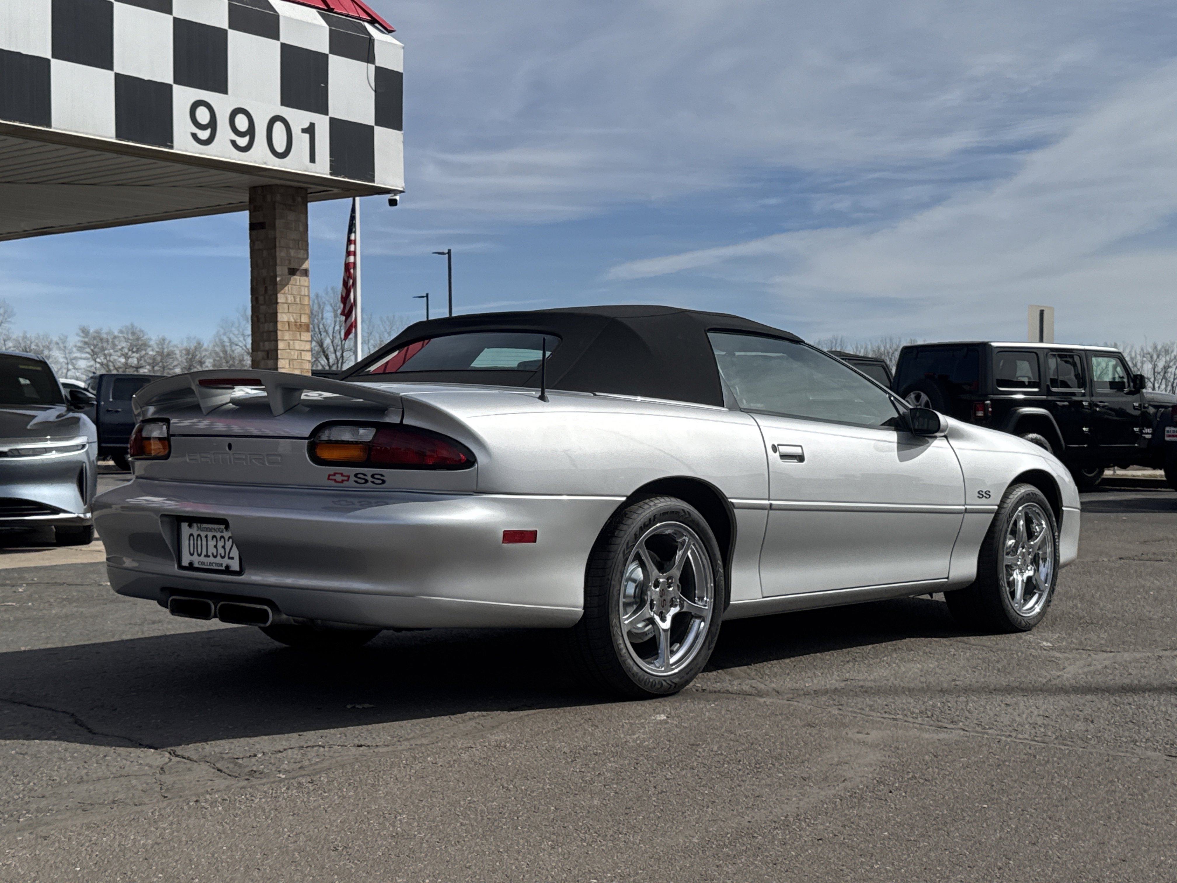 Used 2002 Chevrolet Camaro Z28 w/ SS Performance/Appearance Pkg image 7