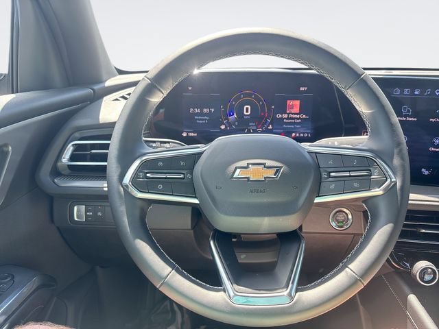 Used 2025 Chevrolet Traverse LT FWD image 14